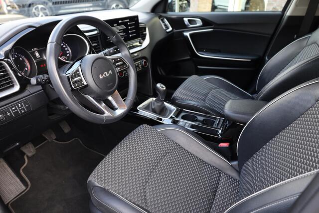 KIA CEE D Ceed Sportswagon 1.0 T-GDi DynamicLine CARPLAY CAMERA HALF-LEER CRUISE DRAADLOOS-LADEN DAB LANE-ASSIST HILD-HOLD CLIMA NAVI CRUISE PDC LMV