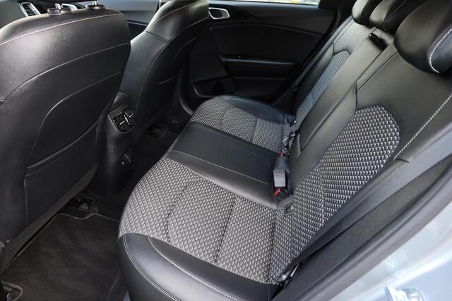 KIA CEE D Ceed Sportswagon 1.0 T-GDi DynamicLine CARPLAY CAMERA HALF-LEER CRUISE DRAADLOOS-LADEN DAB LANE-ASSIST HILD-HOLD CLIMA NAVI CRUISE PDC LMV