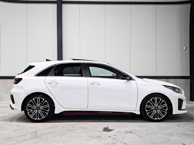 KIA CEE D Ceed 1.6 T-GDi GT | Panoramadak | JBL | Memory | 1e Eigenaar | Dealer onderhouden | Winterpack