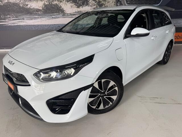 KIA CEE D 1.6 GDI PHEV Dynamicline / Stoelverwarming / Camera / PDC / AppleCarplay.