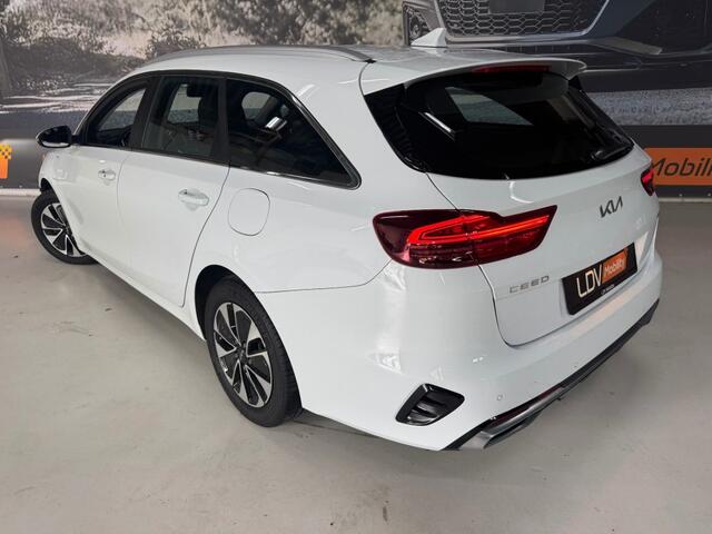 KIA CEE D 1.6 GDI PHEV Dynamicline / Stoelverwarming / Camera / PDC / AppleCarplay.