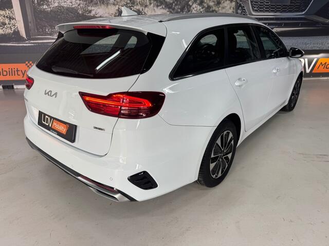 KIA CEE D 1.6 GDI PHEV Dynamicline / Stoelverwarming / Camera / PDC / AppleCarplay.