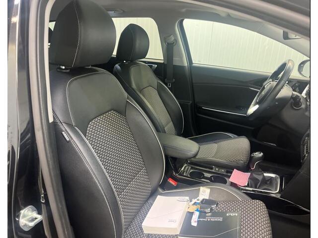 KIA CEE D Ceed Sportswagon 1.0 T-GDi 120PK ExecutiveLine / Panorama-schuifdak / 1/2 Leder / Navigatie / Airco-ecc./ Pdc+Camera / Stoel-Stuurverwarming /