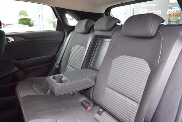 KIA CEE D Ceed 1.0 T-GDi DynamicLine | 2.936 km | Camera | Navigatie | Climate Control | Tot 10j. Kia Garantie |