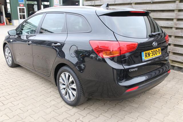KIA CEE D cee'd Sportswagon 1.0 T-GDi ComfortPlusLine Navigator / Navi / Cruise / Climate Control / all season banden / Navi