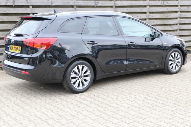 KIA CEE D cee'd Sportswagon 1.0 T-GDi ComfortPlusLine Navigator / Navi / Cruise / Climate Control / all season banden / Navi