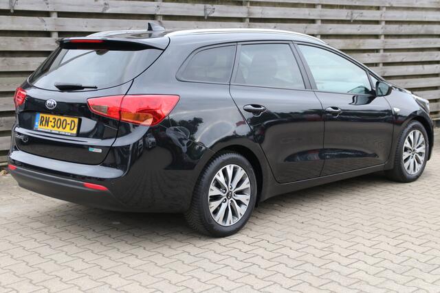 KIA CEE D cee'd Sportswagon 1.0 T-GDi ComfortPlusLine Navigator / Navi / Cruise / Climate Control / all season banden / Navi