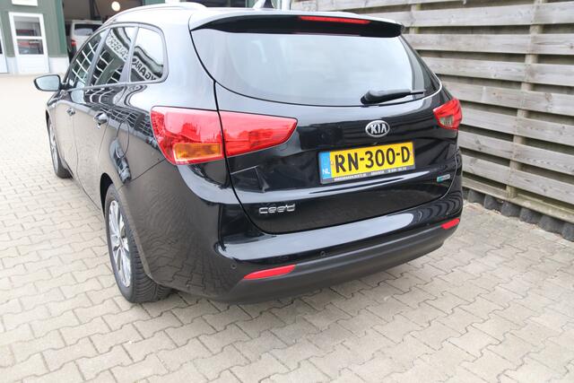 KIA CEE D cee'd Sportswagon 1.0 T-GDi ComfortPlusLine Navigator / Navi / Cruise / Climate Control / all season banden / Navi