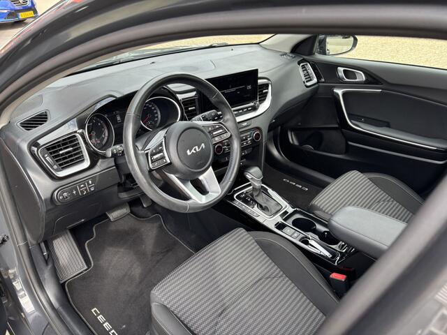 KIA CEE D Ceed Sportswagon 1.5 T-GDi Spirit / Android Auto/Applecarplay/ Navi / Schuifkanteldak / Cruise Control / Stoel en Stuurverwarming /