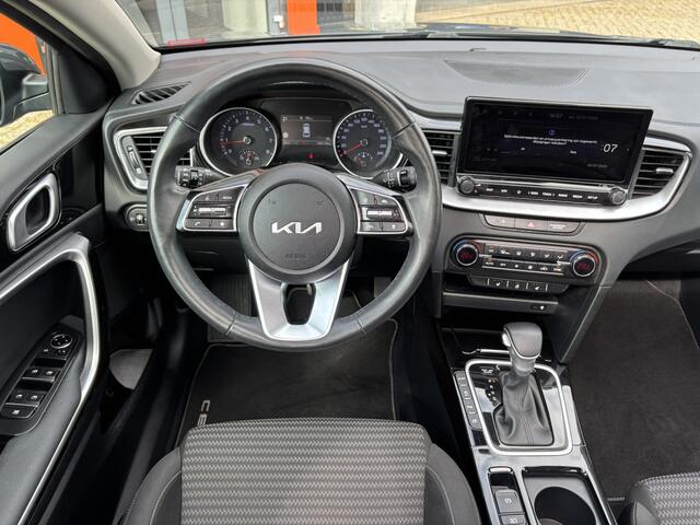 KIA CEE D Ceed Sportswagon 1.5 T-GDi Spirit / Android Auto/Applecarplay/ Navi / Schuifkanteldak / Cruise Control / Stoel en Stuurverwarming /