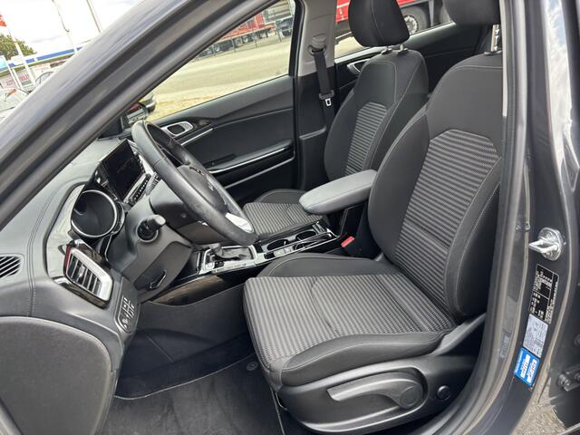 KIA CEE D Ceed Sportswagon 1.5 T-GDi Spirit / Android Auto/Applecarplay/ Navi / Schuifkanteldak / Cruise Control / Stoel en Stuurverwarming /