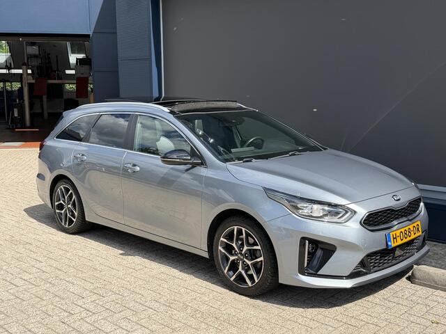 KIA CEE D Ceed Sportswagon 1.0 T-GDi GT-Line | Trekhaak 1200KG | Panoramadak | Stuurwielverwarming | Stoelverwarming | Camera | DAB | Apple Carplay | Android Auto | Lichtmetaal