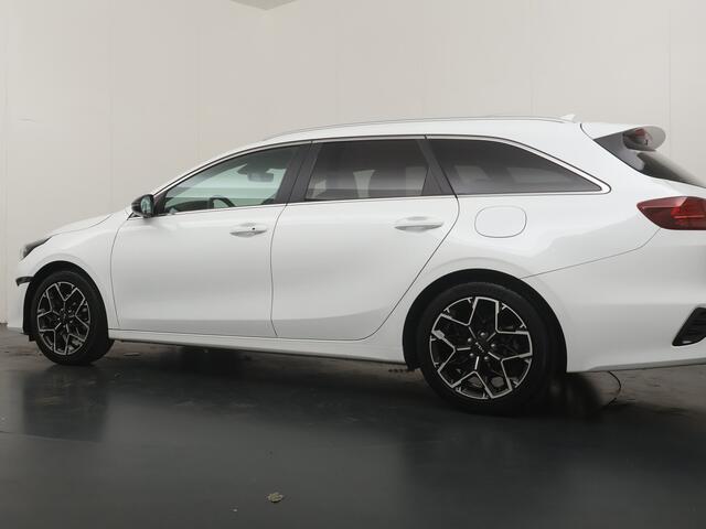 KIA CEE D Ceed Sportswagon 1.5 T-GDi GT-Line Automaat - Climate Control - Kantel / Schuifdak - Navigatie - Achteruitrijcamera - Elektrische Achterklep - Fabrieksgarantie tot 03-2031
