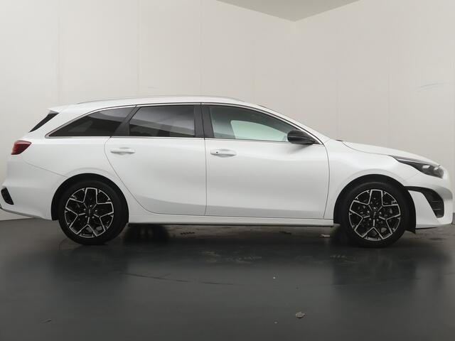 KIA CEE D Ceed Sportswagon 1.5 T-GDi GT-Line Automaat - Climate Control - Kantel / Schuifdak - Navigatie - Achteruitrijcamera - Elektrische Achterklep - Fabrieksgarantie tot 03-2031