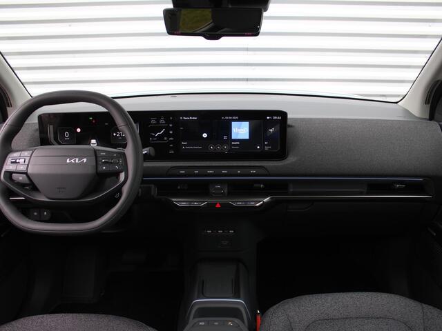 KIA EV2 Plus Advanced 42.2 kWh | Stuur-/stoelverwarming | Schuifdak | Dodehoek detectie | Elek. Stoelverstelling | Camera | 18" LM | LED | HK audio | Cruise adapt. |