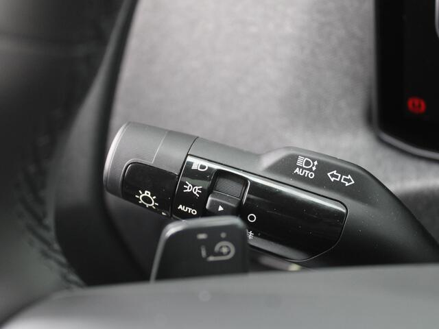 KIA EV2 Plus Advanced 42.2 kWh | Stuur-/stoelverwarming | Schuifdak | Dodehoek detectie | Elek. Stoelverstelling | Camera | 18" LM | LED | HK audio | Cruise adapt. |