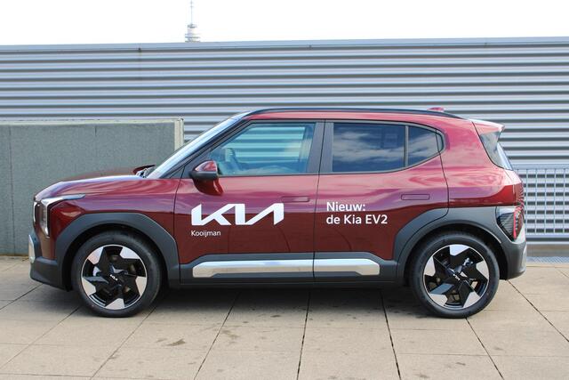 KIA EV2 Plus Advanced 42.2 kWh 5zits DEMO Edition Schuifdak / Camera / Navi / 230V aansluiting
