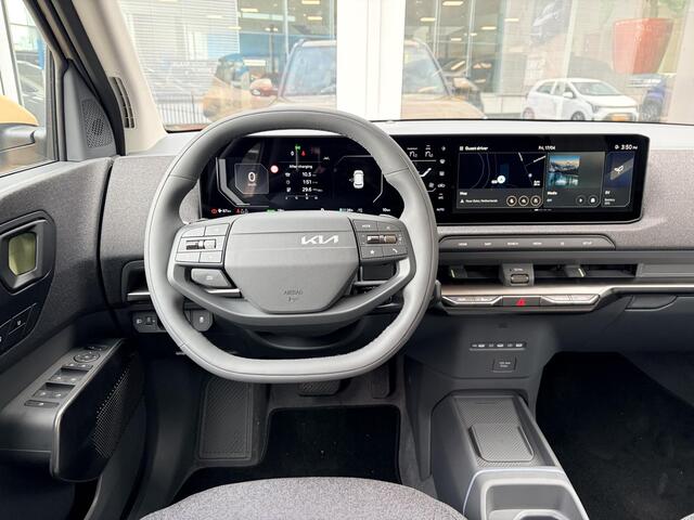 KIA EV2 Plus 42.2 kWh | Direct uit voorraad leverbaar | Actieprijs ¤. 29,890,= rijklaar inclusief inruilactie | Stoelverwarming | Camera