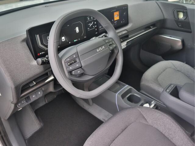 KIA EV2 Plus 42.2 kWh | Direct Leverbaar | Stuur + Stoelverwarming | Navigatie | Tot 10jr. Kia-Garantie |