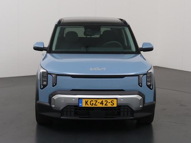 KIA EV2 Plus Advanced 42.2 kWh | Glazen schuif-/kanteldak | Harman Kardon | 18" lichtmetalen velgen | Stoel- en stuurwielverwarming |