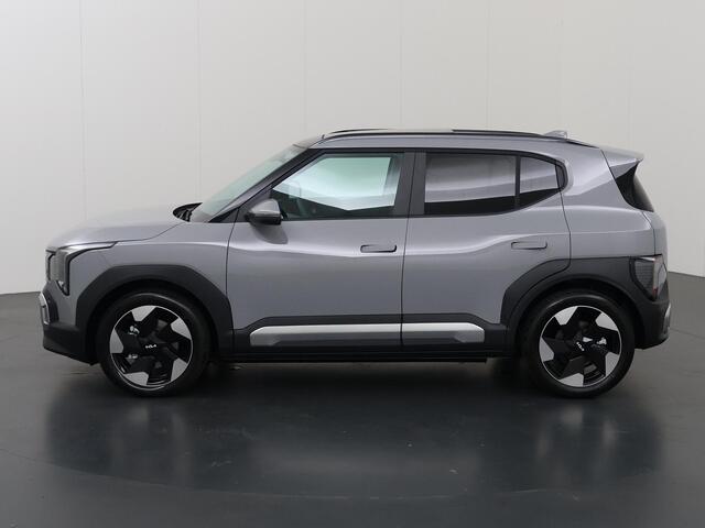 KIA EV2 Plus Advanced 42.2 kWh 4p. | Glazen schuif-/kanteldak | Harman Kardon | 18" lichtmetalen velgen | Stoel- en stuurwielverwarming |