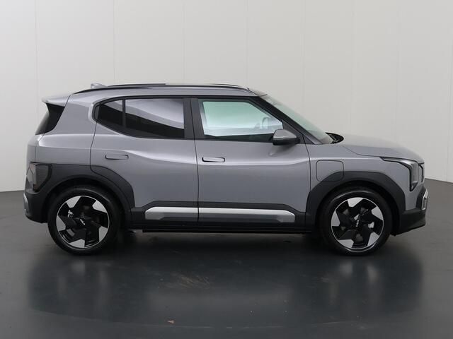 KIA EV2 Plus Advanced 42.2 kWh 4p. | Glazen schuif-/kanteldak | Harman Kardon | 18" lichtmetalen velgen | Stoel- en stuurwielverwarming |