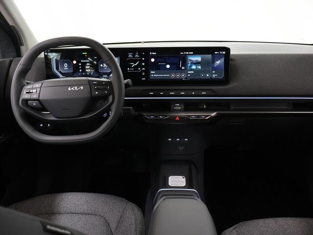 KIA EV2 Plus Advanced 42.2 kWh 4p. | Glazen schuif-/kanteldak | Harman Kardon | 18" lichtmetalen velgen | Stoel- en stuurwielverwarming |
