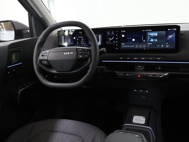 KIA EV2 Plus Advanced 42.2 kWh 4p. | Glazen schuif-/kanteldak | Harman Kardon | 18" lichtmetalen velgen | Stoel- en stuurwielverwarming |