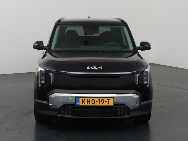 KIA EV2 Plus 42.2 kWh | Privacy Glass | Dual zone climate control | Stoel- en stuurwielverwarming | 18" lichtmetalen velgen | Regensensor |