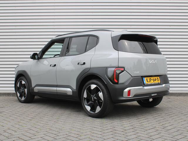 KIA EV2 Plus 42.2 kWh | Dodehoek detectie | Clima | 18'' LM Velgen | Stuur-/stoelverwarming | All seasons | Camera | Keyless | Telefoonlader | Navi |