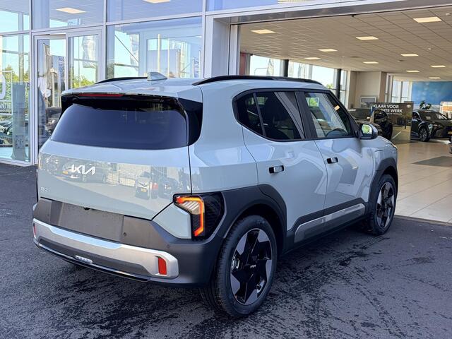 KIA EV2 Plus Advanced 42.2 kWh 4p. 4-zits uitvoering | Rijklaarprijs incl. 3000 euro inruilpremie!! | Schuif/kanteldak | Dodehoeksensor | Stoel/stuurverwarming | Harman Kardon geluidsysteem