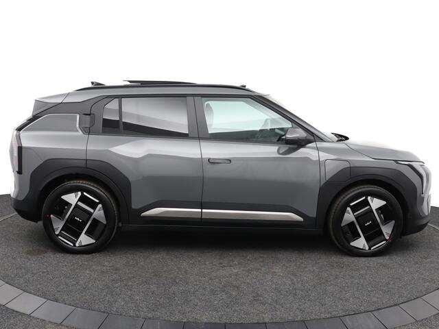 KIA EV3 Plus Advanced 58.3 kWh - Direct leverbaar - Schuif-/kanteldak - Stoel-/stuurverwarming - Navigatie - Fabrieksgarantie tot 06-2032