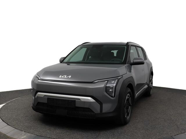 KIA EV3 Air 58.3 kWh - Adaptive cruise control - Climate control - Navigatie - Achteruitrij camera - LED koplampen - Fabriekskgarantie t/m 31-05-2032