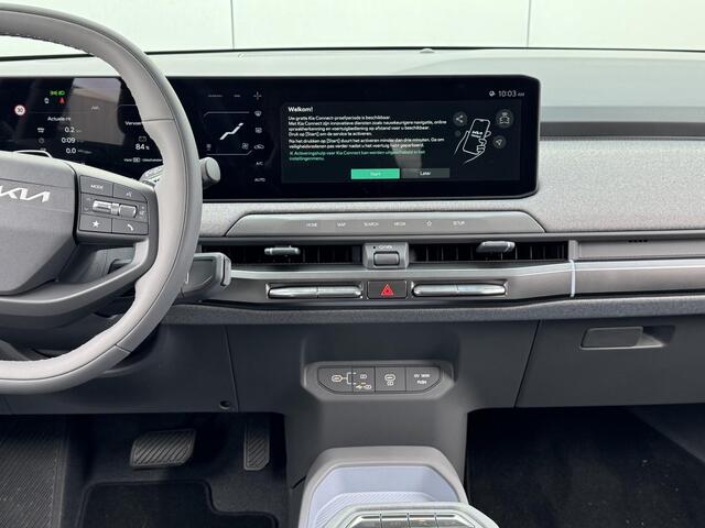 KIA EV3 Plus 58.3 kWh | Tijdelijk Kia inruilpremie ¤ 3000,- Bij Aanschaf | Parkeersensoren Voor + Achter | Camera | Adaptive Cruise | Keyless | DAB+ | Apple Carplay/ Android Auto