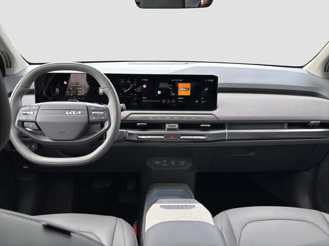 KIA EV3 Plus Advanced 81.4 kWh | Direct Leverbaar | Climate Control | Apple Carplay & Android Auto | Schuif- / Kanteldak |