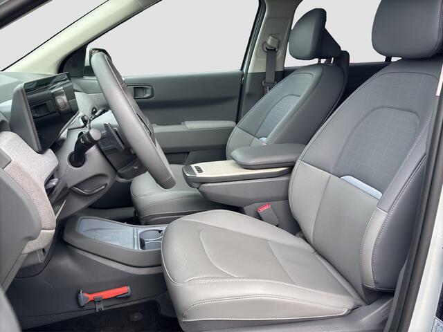 KIA EV3 Plus Advanced 81.4 kWh | Direct Leverbaar | Climate Control | Apple Carplay & Android Auto | Schuif- / Kanteldak |