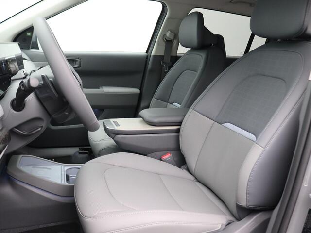 KIA EV3 Plus Advanced 81.4 kWh 204PK warmtepomp, full led, adaptive cruise met travel assist, side assist, elek. bedienbare achterklep, stuur-stoelverwarming, Harman Kardon sound, Keyless, 19" lichtmetaal