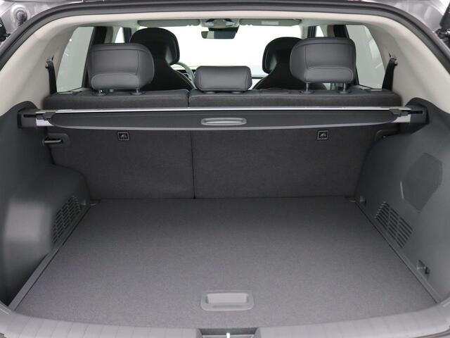 KIA EV3 Plus Advanced 81.4 kWh 204PK warmtepomp, full led, adaptive cruise met travel assist, side assist, elek. bedienbare achterklep, stuur-stoelverwarming, Harman Kardon sound, Keyless, 19" lichtmetaal