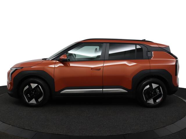 KIA EV3 Plus 81.4 kWh - Stoel/Stuur verwarming - Donker glas achter - Adaptive cruise control - Achteruitrij camera - Bluetooth - Apple Carplay/Android Auto Fabrieksgarantie t/m 29-06-2032