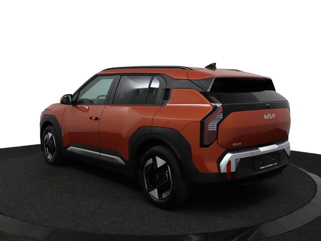 KIA EV3 Plus 81.4 kWh - Stoel/Stuur verwarming - Donker glas achter - Adaptive cruise control - Achteruitrij camera - Bluetooth - Apple Carplay/Android Auto Fabrieksgarantie t/m 29-06-2032