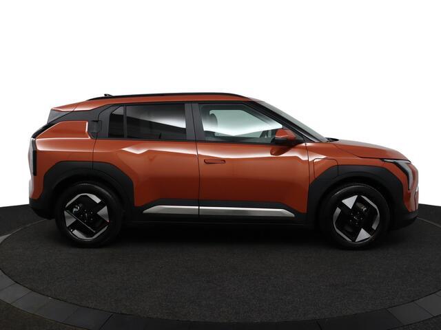 KIA EV3 Plus 81.4 kWh - Stoel/Stuur verwarming - Donker glas achter - Adaptive cruise control - Achteruitrij camera - Bluetooth - Apple Carplay/Android Auto Fabrieksgarantie t/m 29-06-2032