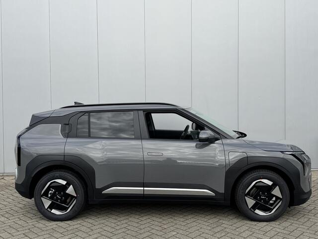 KIA EV3 Plus 81.4 kWh | Parkeersensoren Voor + Achter | Camera | Adaptive Cruise | Keyless | DAB+ | Apple Carplay/ Android Auto