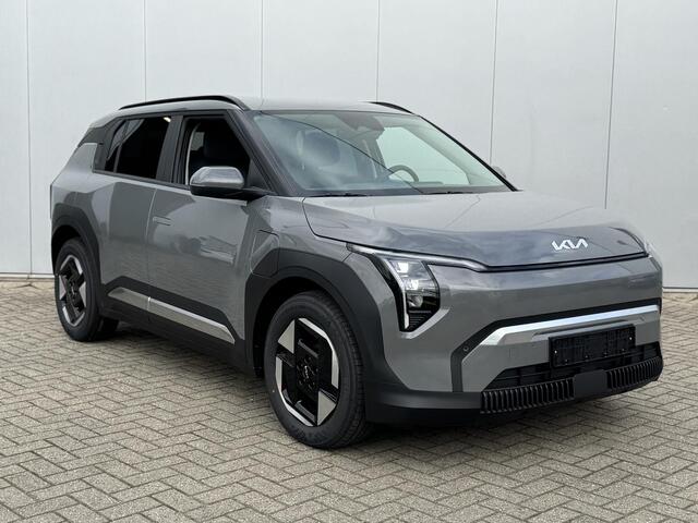 KIA EV3 Plus 81.4 kWh | Parkeersensoren Voor + Achter | Camera | Adaptive Cruise | Keyless | DAB+ | Apple Carplay/ Android Auto