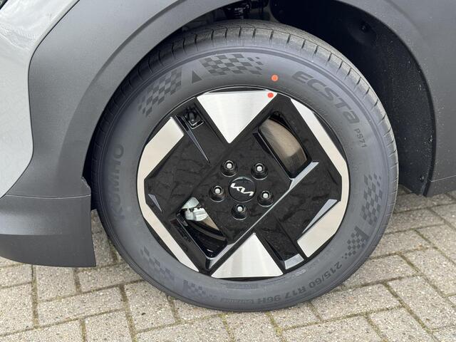 KIA EV3 Plus 81.4 kWh | Parkeersensoren Voor + Achter | Camera | Adaptive Cruise | Keyless | DAB+ | Apple Carplay/ Android Auto