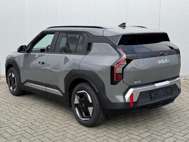 KIA EV3 Plus 81.4 kWh | Parkeersensoren Voor + Achter | Camera | Adaptive Cruise | Keyless | DAB+ | Apple Carplay/ Android Auto