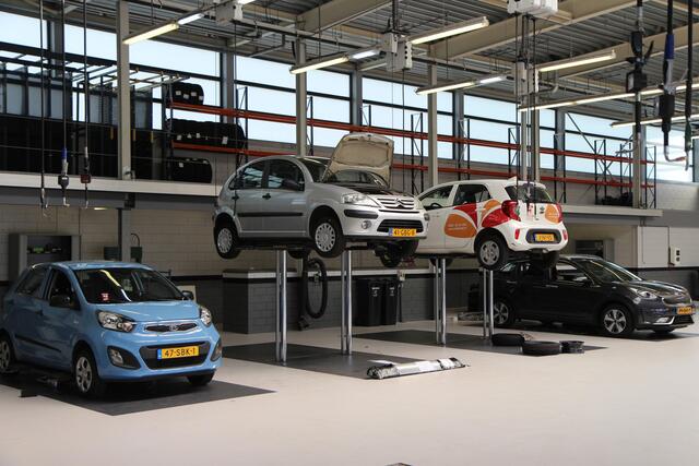 KIA EV3 Plus Advanced 81.4 kWh Demonstratie auto - 7 jaar fabrieksgarantie