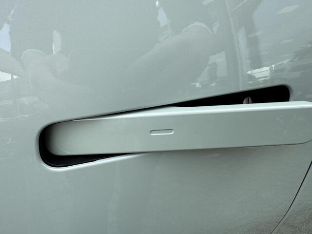 KIA EV3 GT-Line 81.4 kWh ¤44.195,- RIJKLAAR! Nu ¤3.230,- voordeel! Meerdere kleuren en uitvoeringen leverbaar.