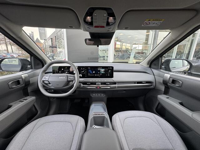 KIA EV3 Air 81.4 kWh ¤37.900,- RIJKLAAR! Nu ¤3.595,- voordeel! Meerdere kleuren en uitvoeringen leverbaar.