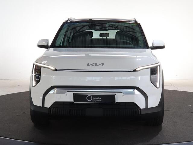 KIA EV3 Plus Advanced 81.4 kWh | Panoramaschuifdak | 19" velgen | Harman Kardon | Privacy Glass | Stoel- en stuurwielverwarming |
