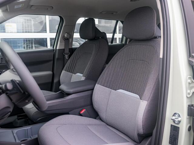 KIA EV3 Air 58.3 kWh | Uit voorraad leverbaar | Navi | 17" | Adapt. Cruise | Clima | PDC | Dakrails |